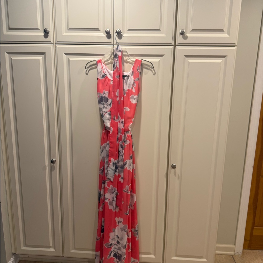 Floral Sleeveless Maxi Dress in Pink and Gray